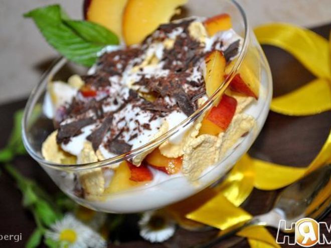 Рецепт десерта персикового с йогуртом и хлопьями