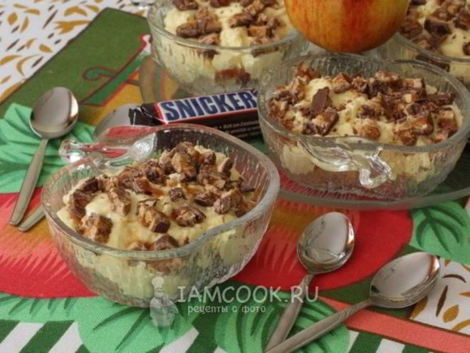 Рецепт десерта с яблоком и сникерсом