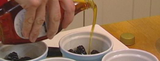 ежевичные пудинги с имбирем. Шаг 6