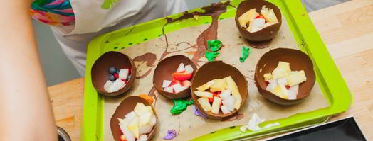 фруктовый десерт в шоколадных корзиночках. Шаг 6