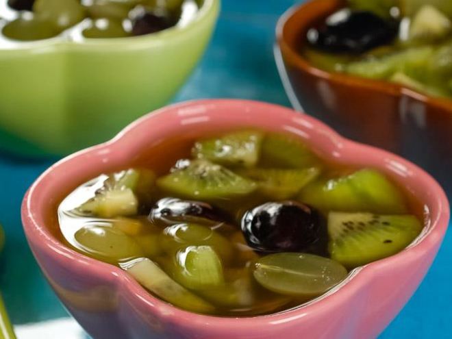 Рецепт фруктов в винном желе