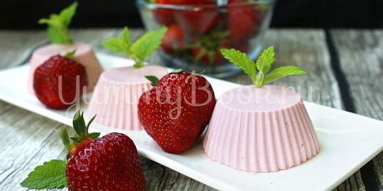 Клубничная панна-котта