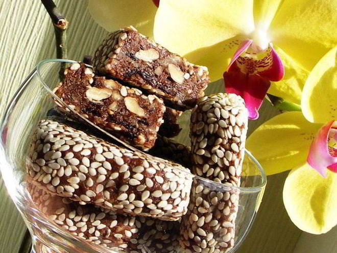 Рецепт конфеток из чернослива, грецких орехов и шоколада