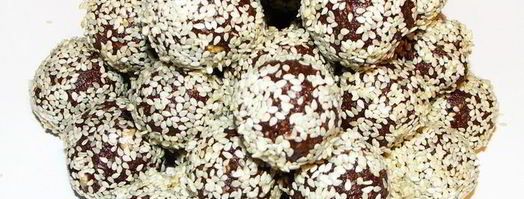 конфетки из чернослива, грецких орехов и шоколада. Шаг 2