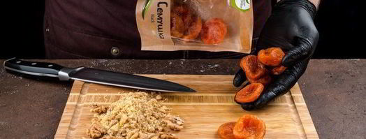 конфеты с курагой и орехами. Шаг 3