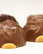 Шоколадные конфеты с начинкой из арахисового крема