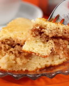 Бисквит с яблоками и кофейным кремом