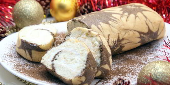 Бисквитный рулет с кремом Новогодний салют