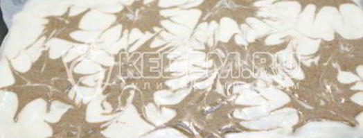 бисквитный рулет с кремом новогодний салют. Шаг 11