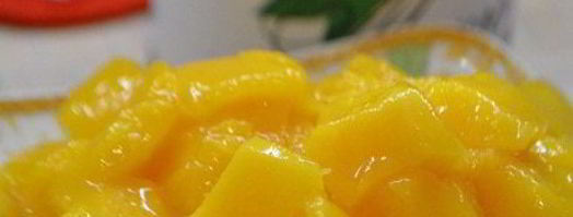 бисквитный рулет с манго и сметанным кремом. Шаг 6