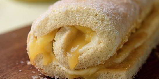 Бисквитный рулет с заварным кремом