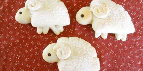 Булочки с кремом в виде барашек