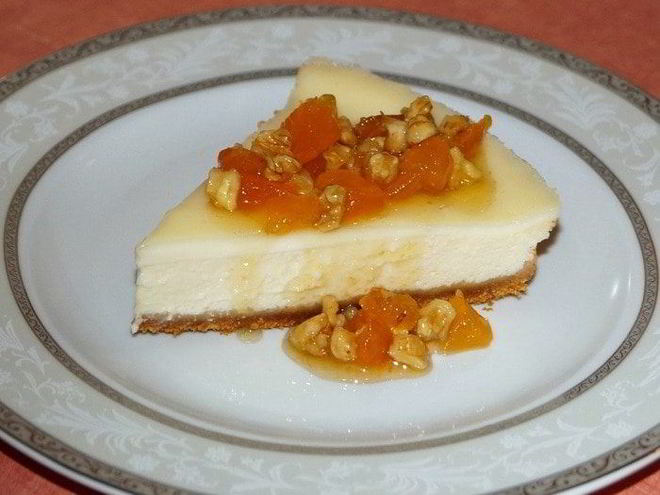 Рецепт чизкейка со сметанным кремом, курагой и медом