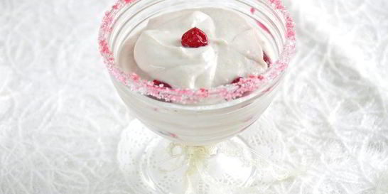 Десерт Вишня с банановым кремом