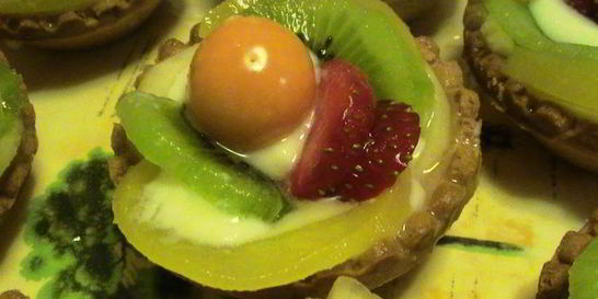 Фруктовые корзинки с заварным кремом