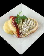 Груши в кампари с малиновым соусом и кремом из маскарпоне