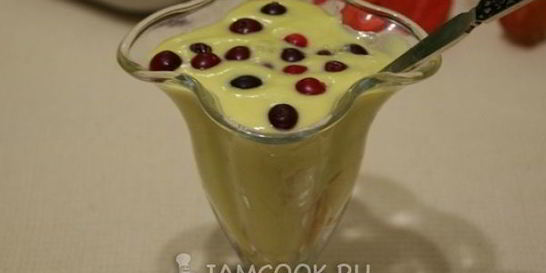 Итальянский яичный крем с клюквой