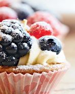 Корзиночки с заварным кремом и ягодами