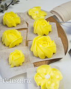 Масляный крем на швейцарской меренге