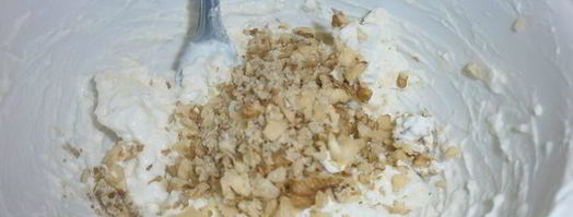 мешочки из моцареллы с кремом из сыра бри, трюфельным медом и лепестками трюфеля. Шаг 3