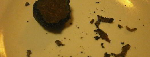 мешочки из моцареллы с кремом из сыра бри, трюфельным медом и лепестками трюфеля. Шаг 6