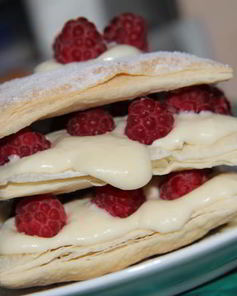 Мильфей с заварным кремом и малиной