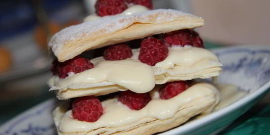 Мильфей с заварным кремом и малиной