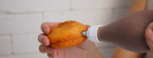 пончики берлинеры с заварным кремом и шоколадной помадкой. Шаг 6