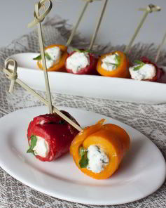 Рулетики из печеного перца с сырным кремом