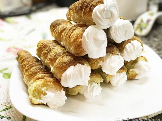 Рецепт слоеных трубочек с белковым кремом