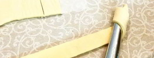 слоеные трубочки с белковым кремом. Шаг 2