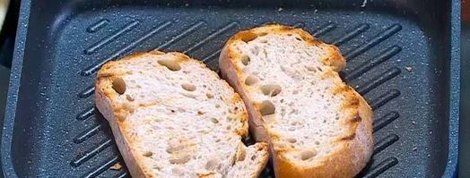 тосты с фетой, помидорами и йогуртовым кремом. Шаг 3