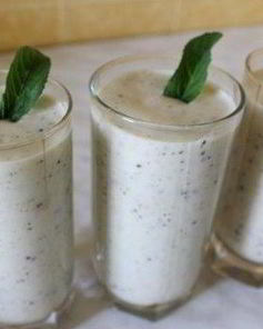 Легкий фруктовый десерт с мятой