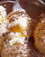 Мороженое под соусом