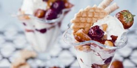 Мороженое с фруктами