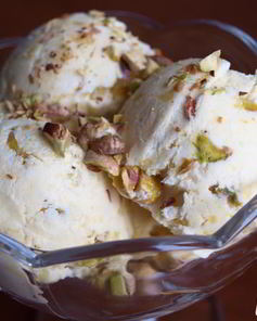 Мороженое с манго и фисташками