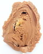 Мороженое с молочным шоколадом и конфетами Maltesers