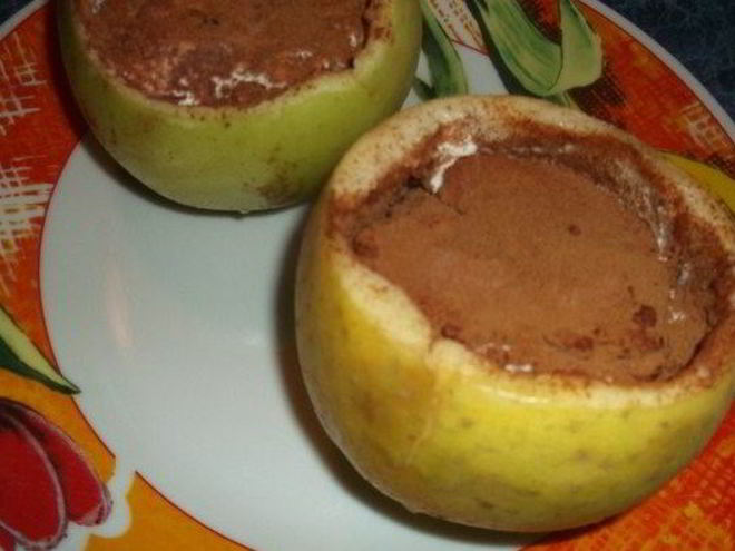 Рецепт мороженого в яблоке с корицей