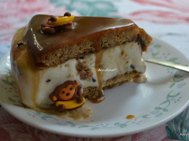 Рецепт торта-мороженого с ирисовым соусом