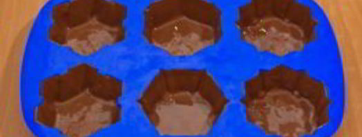 ванильно-шоколадное мороженое в шоколадной глазури. Шаг 2