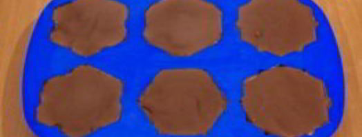 ванильно-шоколадное мороженое в шоколадной глазури. Шаг 14