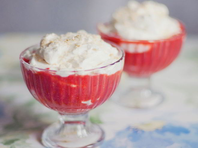 Рецепт йогуртового мусса с клубникой