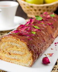 Миндальный рулет с манговым муссом