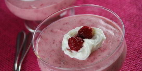 Мусс из малины и сгущенного молока