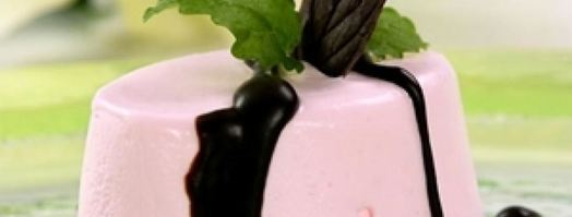 мусс молочный с шоколадным соусом. Шаг 2