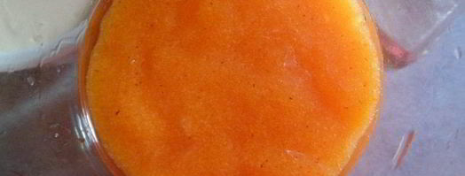 мусс-желе из хурмы, черимойи и амареттини под крем-фрешем. Шаг 2