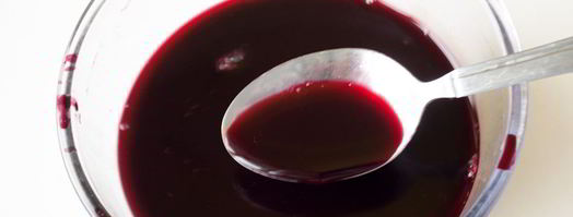 красим пасхальные яйца в оранжево-коричневый цвет соком свеклы. Шаг 2