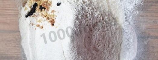 крестовые пасхальные булочки с изюмом. Шаг 2