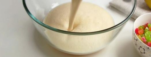 кулич пасхальный медовый на воде с цукатами и изюмом. Шаг 5