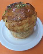 Кулич с изюмом и цукатами